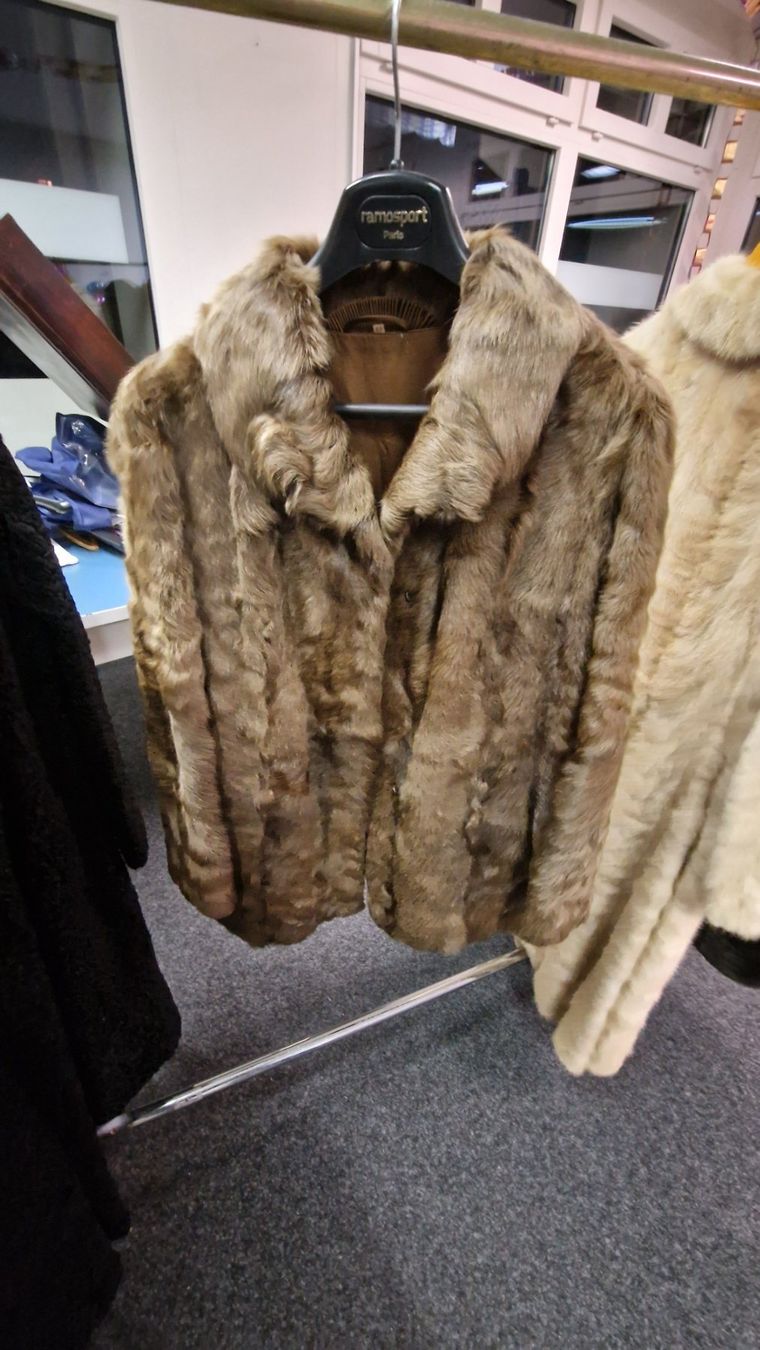 Giacche: Pelzjacke – Usato da Regensdorf venduto da Impala