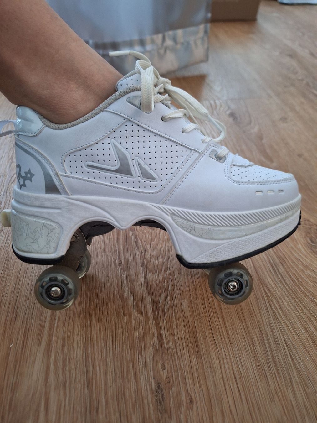 Scarpe per ragazzi: Rollschuh Roller Skates 2in1 Schuhe mit Roller – Nuovo (secondo la descrizione) da Frauenfeld venduto da Manu805 1
