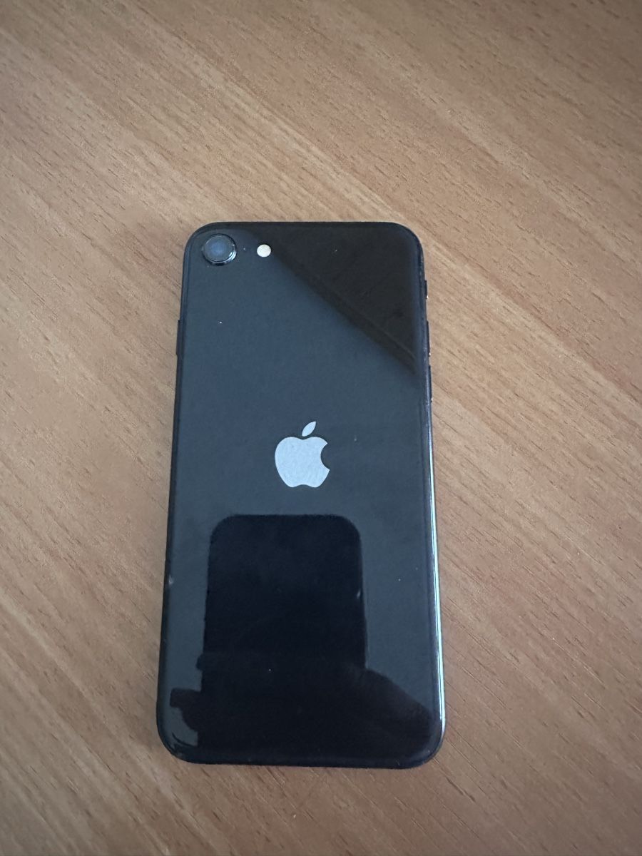 Apple Portables: iPhone SE – D'occasion à Altstätten SG par SVSt931216 1