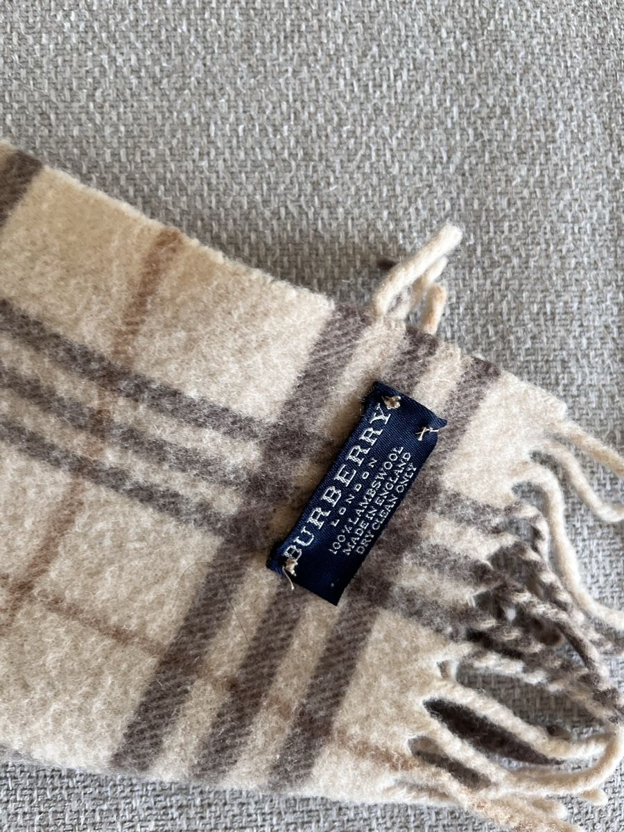 Burberry Foulard & Sciarpe: Burberry Wool Scarf Original – Usato da Lausanne venduto da Danash 5