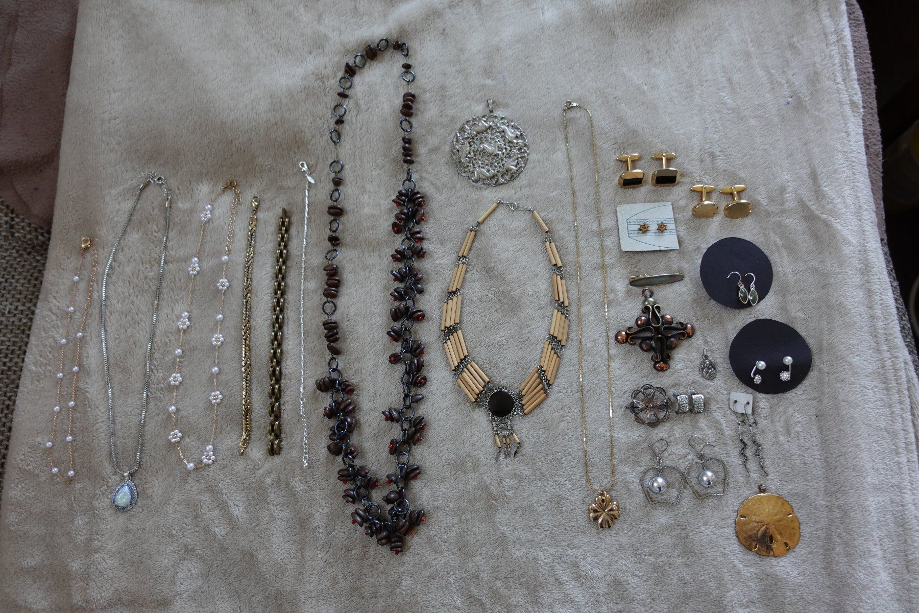 Altri gioielli: 1 schönes 31 teiliges Modeschmuck Set – Usato da rorschach venduto da Babsi64
