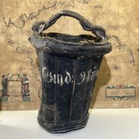Antiker Musealer Leder-Feuerwehr Eimer aus 17. Jarhundert