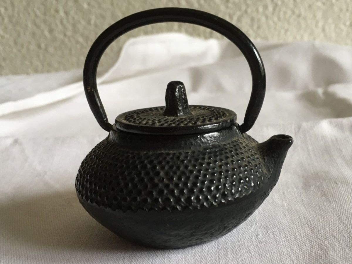 Teekannen: Kleine Teekanne japanisch – Neu (gemäss Beschreibung) aus Lyss von Punktum01