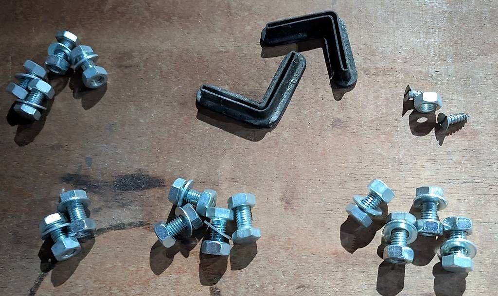 Scaffali: Stabiles Metallgestell – Usato da Jegenstorf venduto da Chris3008 1