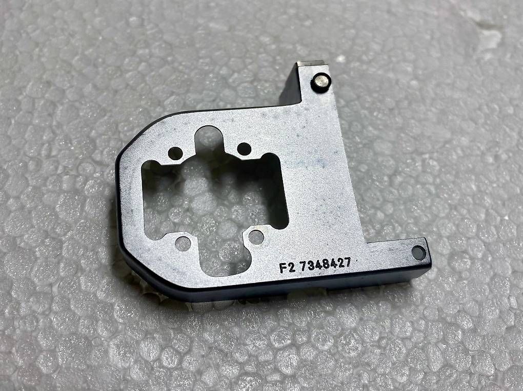Nikon Fotocamera: NIKON F2 Abdeckung oben – Usato da Schinznach-Dorf venduto da ducatidc 1