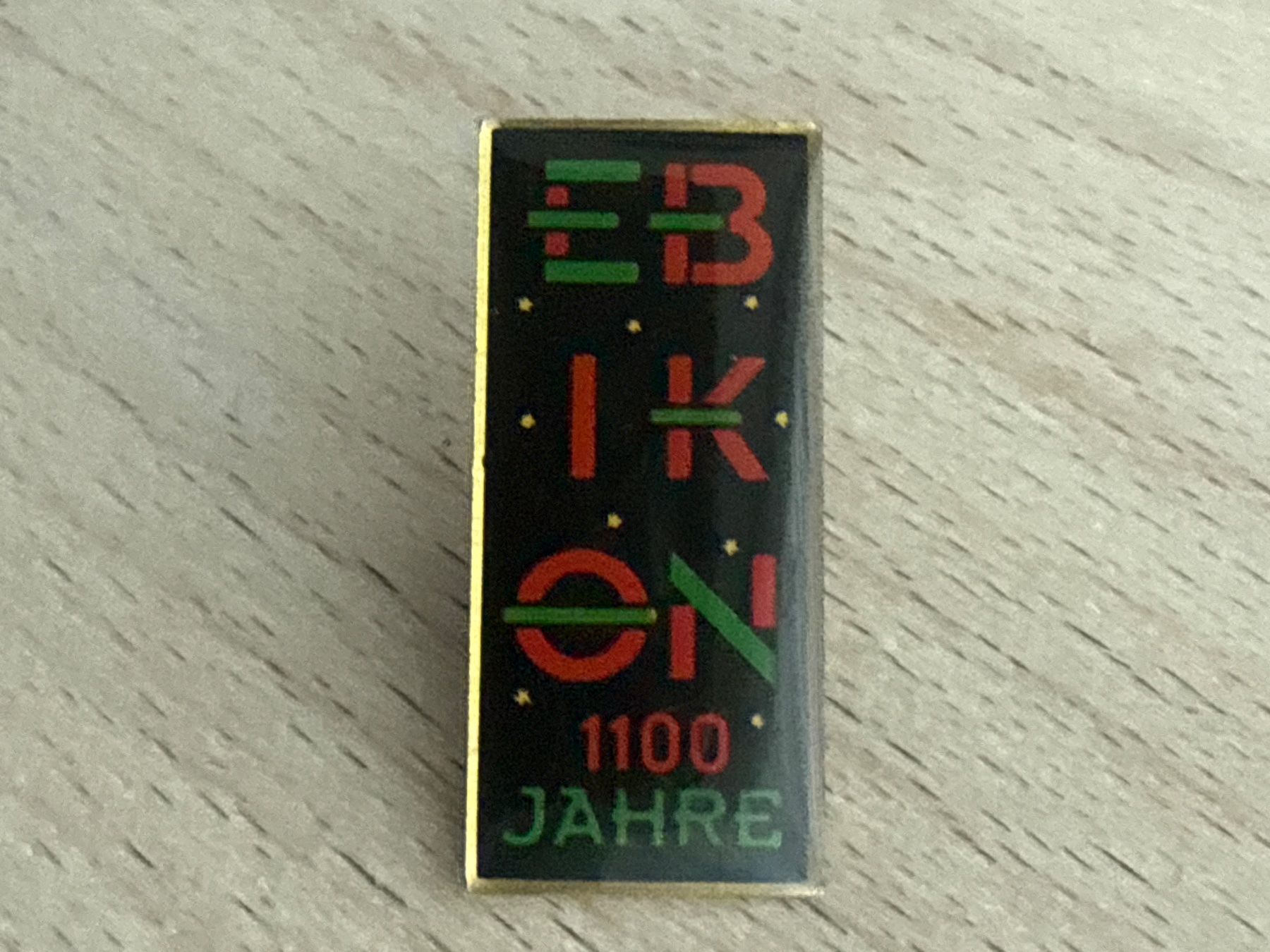 Plaketten & Abzeichen: Pin  Ebikon 1100 Jahre – Gebraucht aus Glattbrugg von Schweigmatt