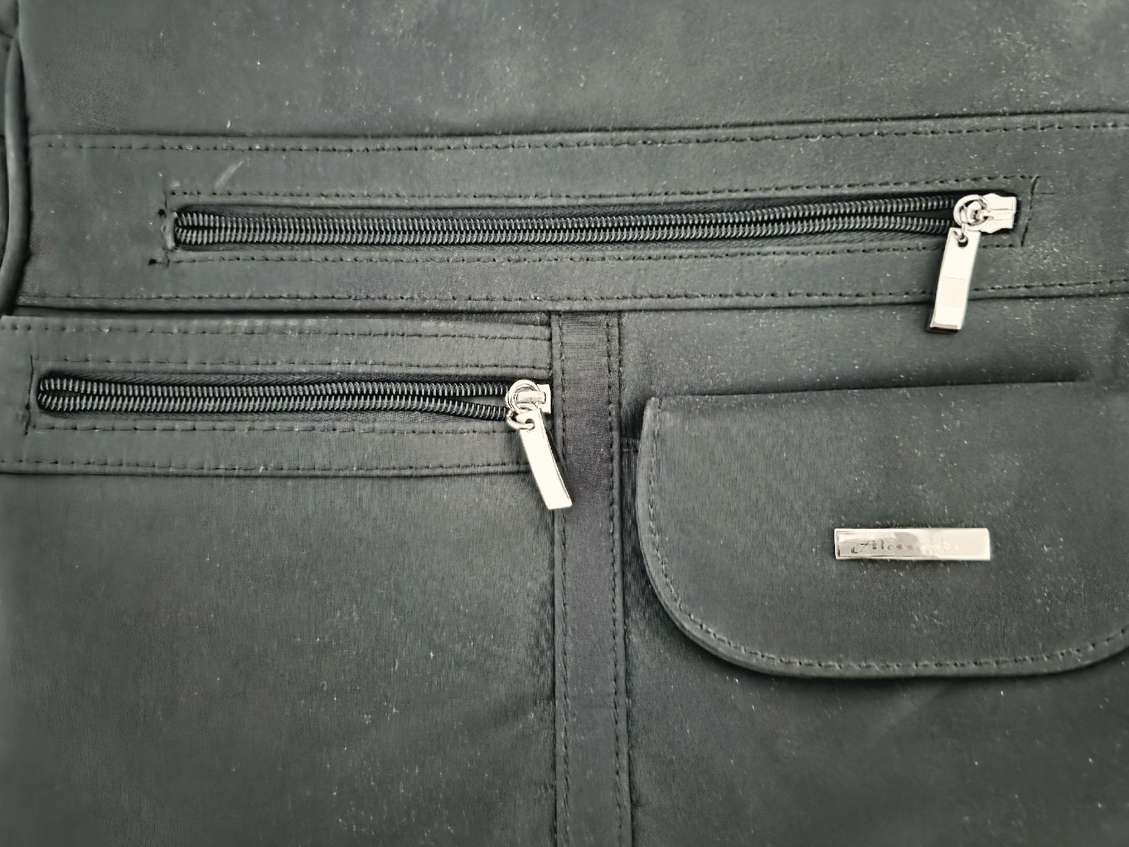 Alessandro Magnani Borse: Tasche schwarz diverse fächer ALESANDRO – Nuovo (secondo la descrizione) da wetzikon venduto da Bestedienste 1