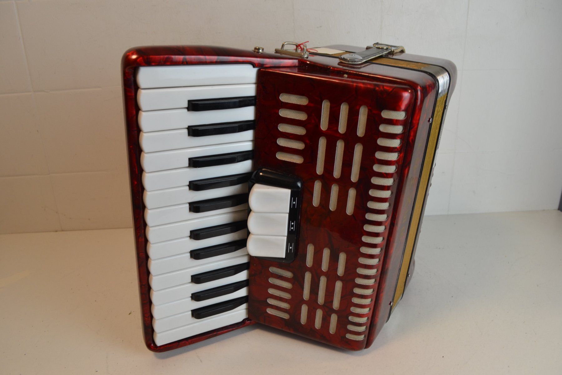 Hohner Musikinstrumente: Akkordeon chromatisch Hohner Studiosa II – Gebraucht aus Zürich von Brockito 5