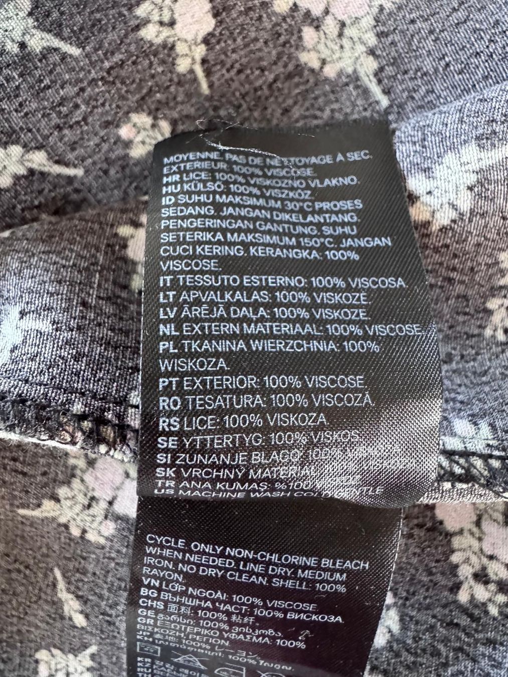 H&M Vestiti: Sommerkleid mit Schlitz. Viskose. Gr. 36. – Usato da Zürich venduto da Sunnyflower97 7