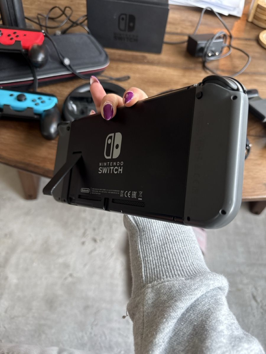 Nintendo Konsolen: Nintendo Switch (full set) – Gebraucht aus Kilchberg ZH von que_7ygv 2