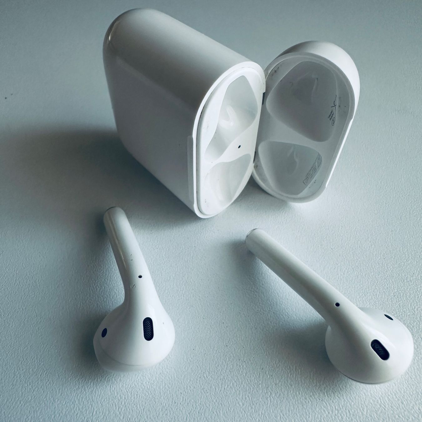 Apple Cuffie: Original Apple AirPods 2 Kopfhörer Wireless Lightning Kabel – Usato da Basel venduto da MY.AIRPODS.SHOP 1