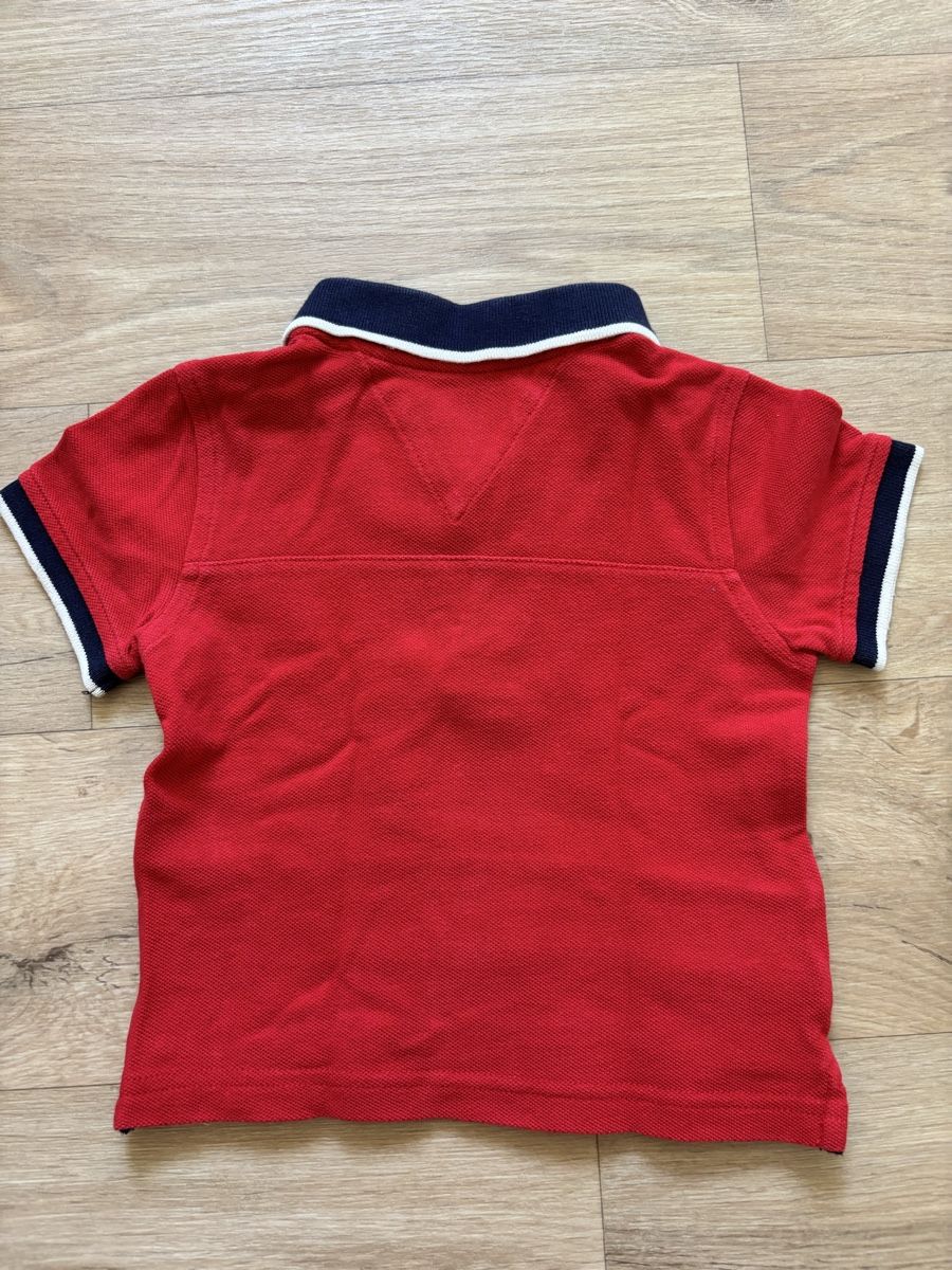 Chemises, Tops & T-shirts: Polo Tommy Hilfiger – D'occasion à Boudry par Nat1234 2