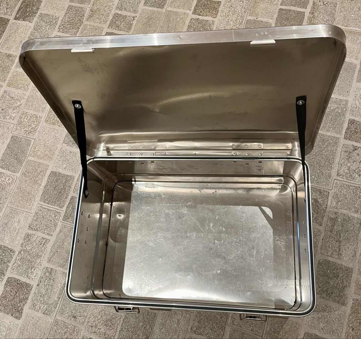 Caisses de transport: Allit Alu-Transportbox – D'occasion à Oberwil-Lieli par Denise5 1