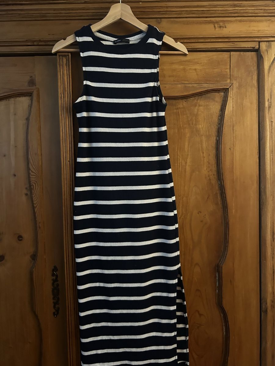 Pull&Bear Robes: Robe rayée Pull&Bear taille S  – D'occasion à Vinelz par Valval2010