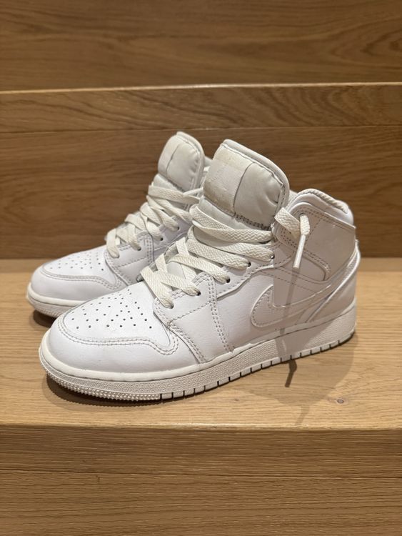 Jordan Chaussures hommes: Kinderschuhe Nike Jordan Air 1 Gr. 35.5 – D'occasion à Ennetbaden par Katiusia