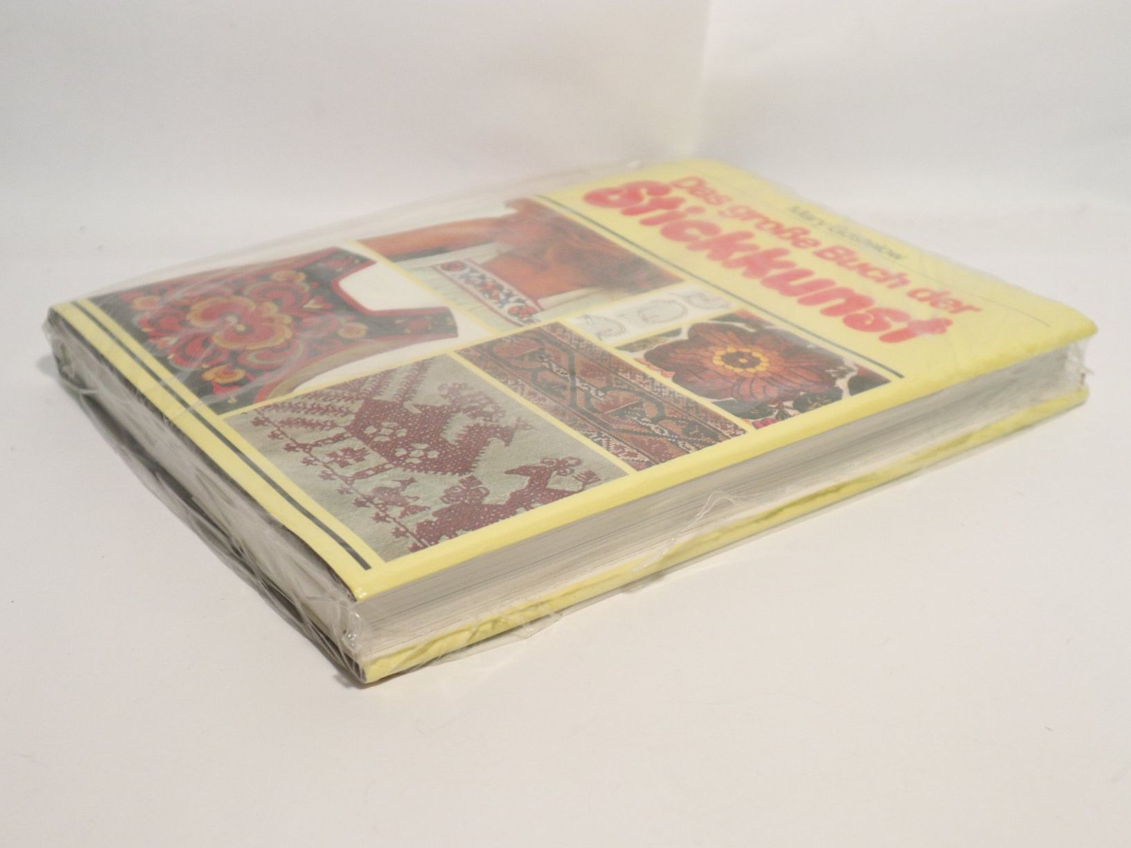 Libri: Buch Das Grosse Buch der Stickkunst OVP – Nuovo e nell'imballaggio originale da Eschenbach SG venduto da Astalavista 2