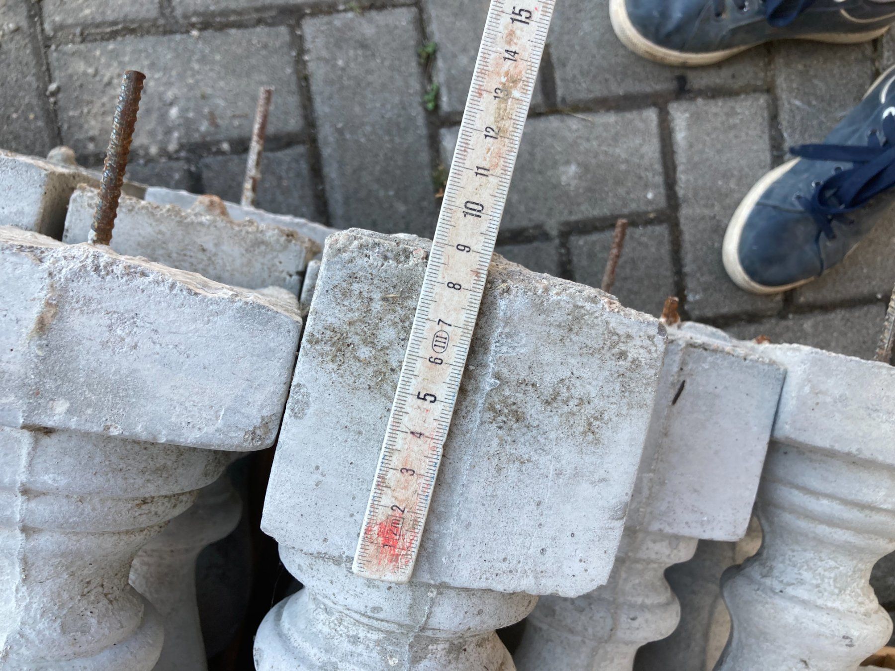 Geländer: Beton-Balustraden – Neu (gemäss Beschreibung) aus Eschenbach SG von Cswiss229 7