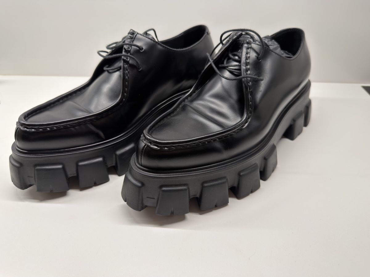 Prada Scarpe da uomo: Prada Monolith Derby EU. 42 – Usato da Giubiasco venduto da mat_n8k5