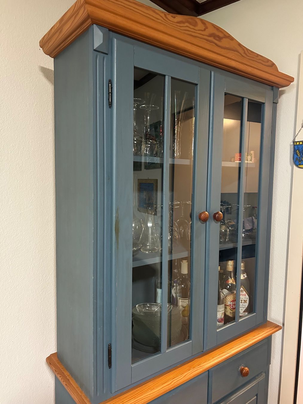 Armadi: Buffetschrank mit Glaseinsatz blau – Usato da Winterthur venduto da 4martis 3