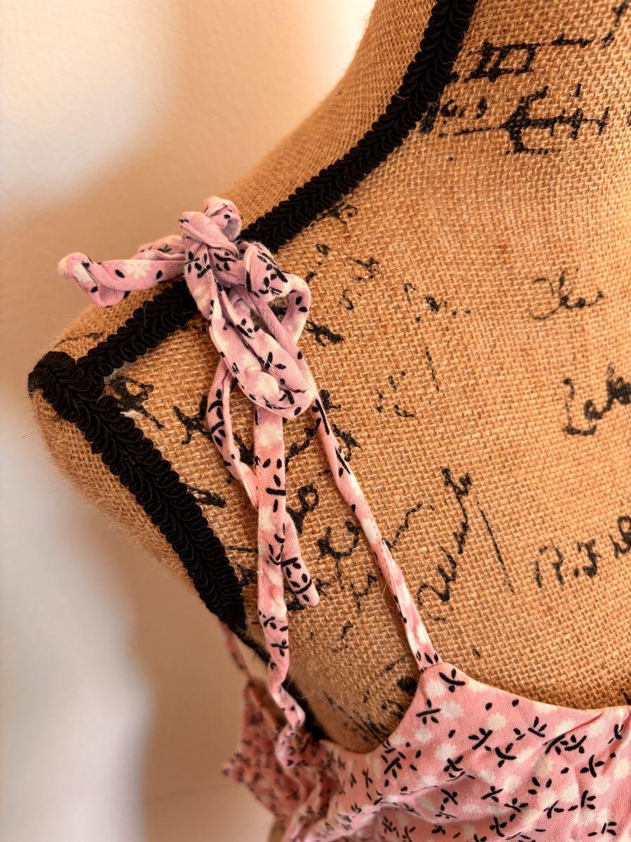 Tute: Sommerlicher, rosa Jumpsuit mit Blumenmuster, Grösse M – Usato da Fraubrunnen venduto da Sxhiina01 1