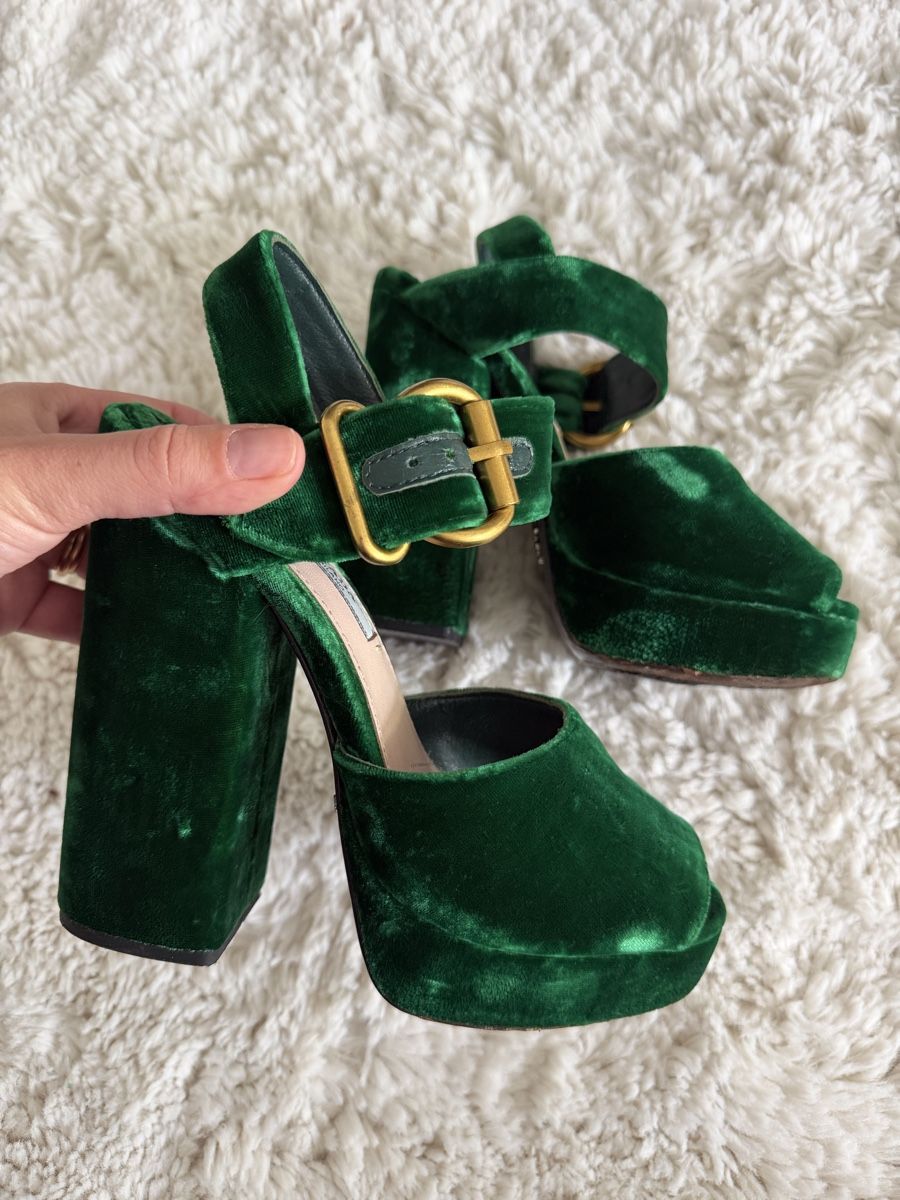 Prada Scarpe da donna: Prada velvet shoes – Usato da Schaffhausen venduto da Nadiuna 1