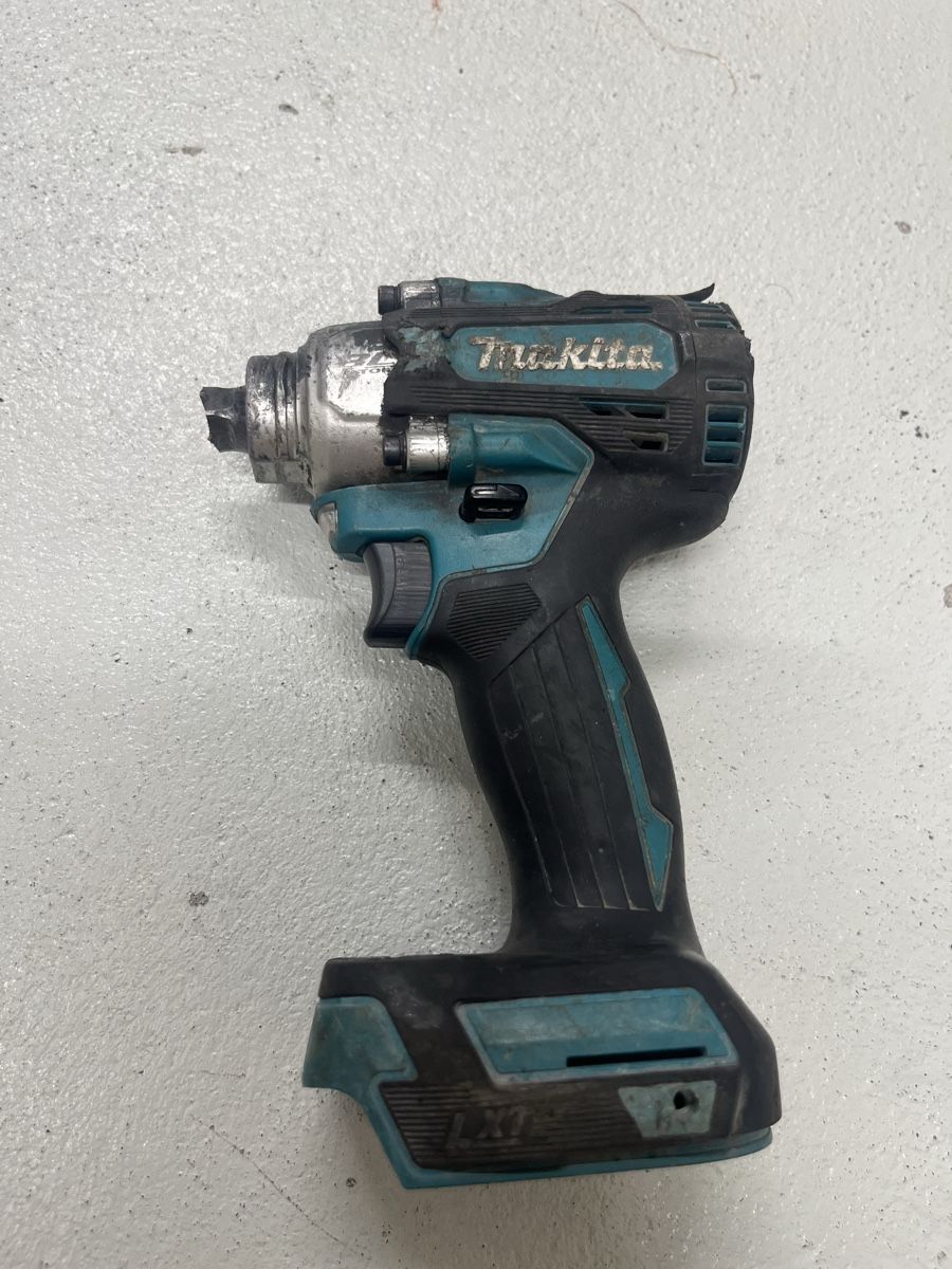 Makita Bohrmaschinen: Makita DTW300 Schlagschrauber 18V – Defekt aus Würenlos von jam_mv8g 6
