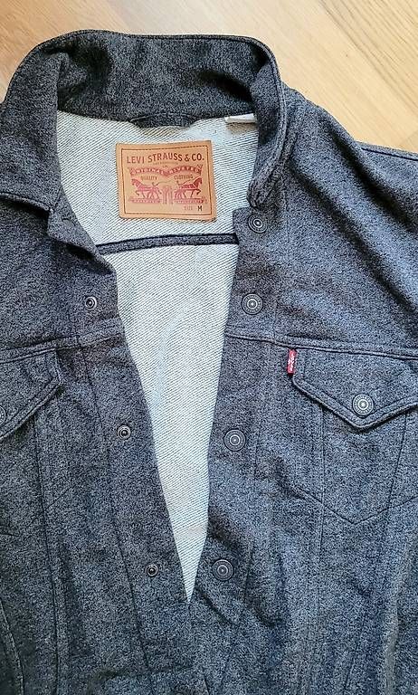Jacken: LEVIS Baumwolle Jacke NEUWERTIG  – Gebraucht aus Luzern von SapientiaAeterna
