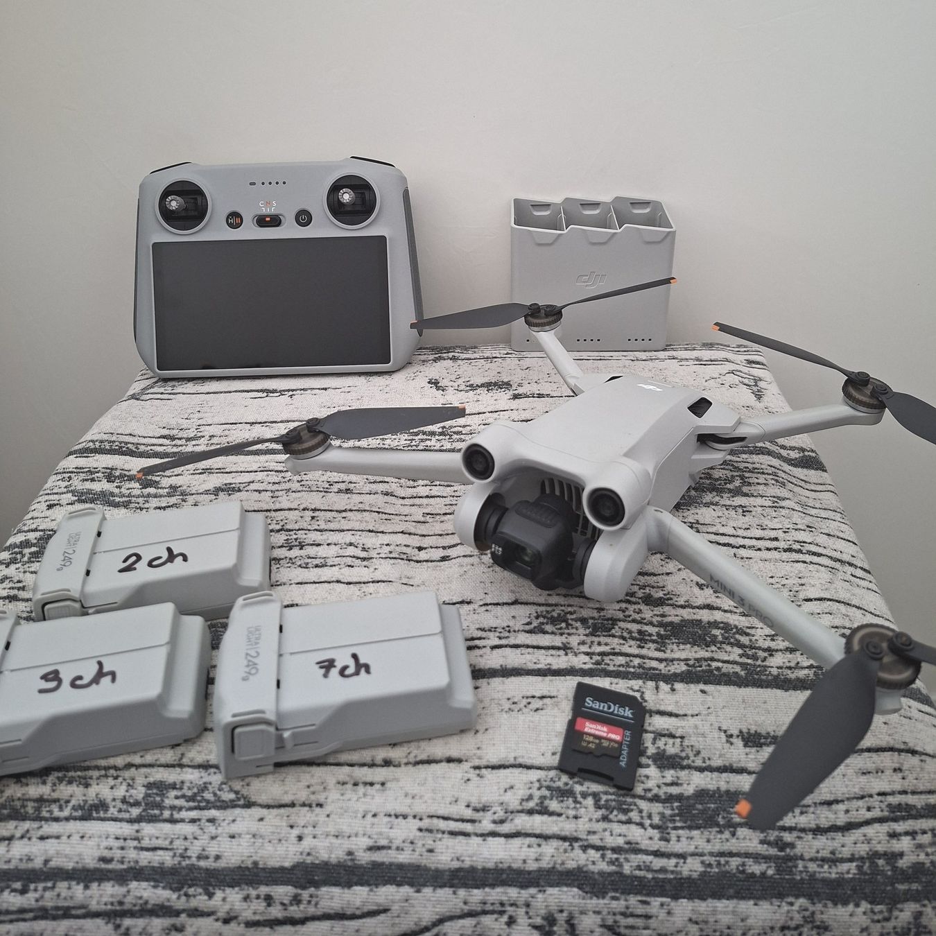 DJI Modellismo RC: DJI Mini 3 Pro Fly More Kit 3 batteries microSD 128GB – Usato da Genève venduto da Leo_56_13 1