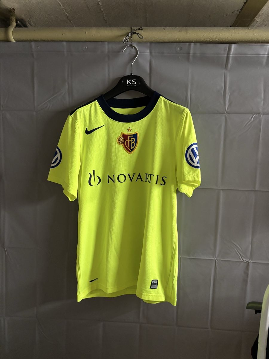 Canottiere & Pantaloni: Fc Basel Shaqiri Neon Trikot Saison 2010/2011 – Usato da Basel venduto da kleinerprinz