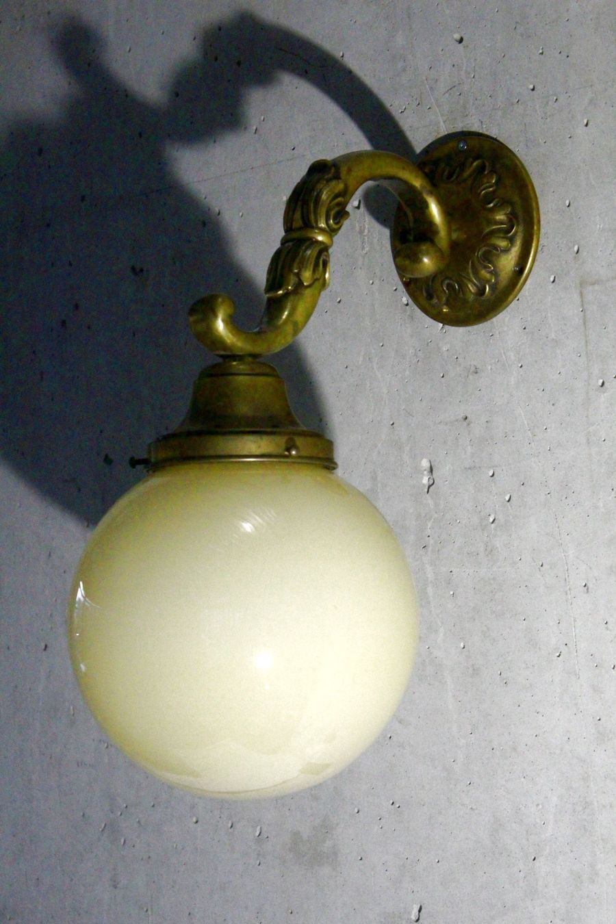 Lampade: Grosse, massive WANDLEUCHTE, Historismus von REGENT – Usato da Bern venduto da kultiges 2