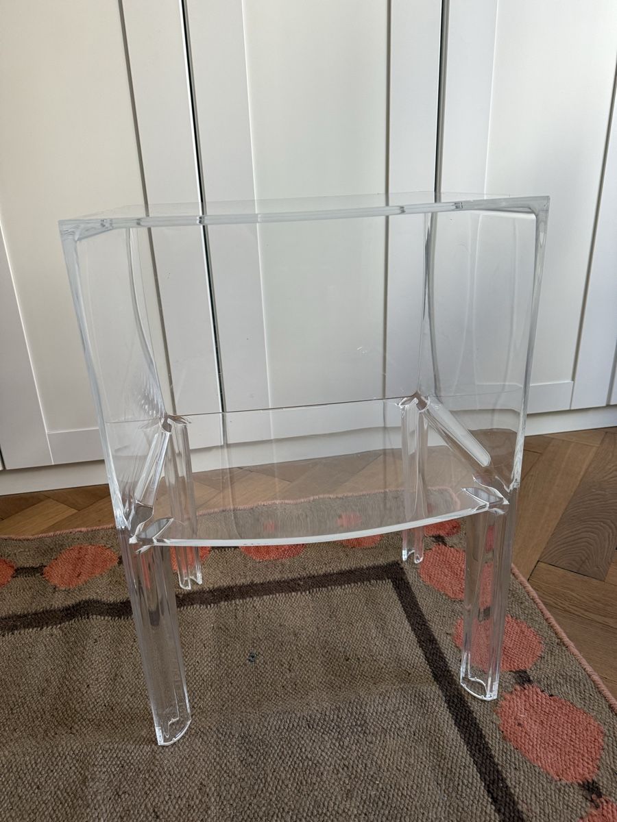 Comodini: Kartell Beistelltisch Small Ghost Buster – Usato da Zürich venduto da MCM11