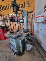 Reifenmontiermaschine