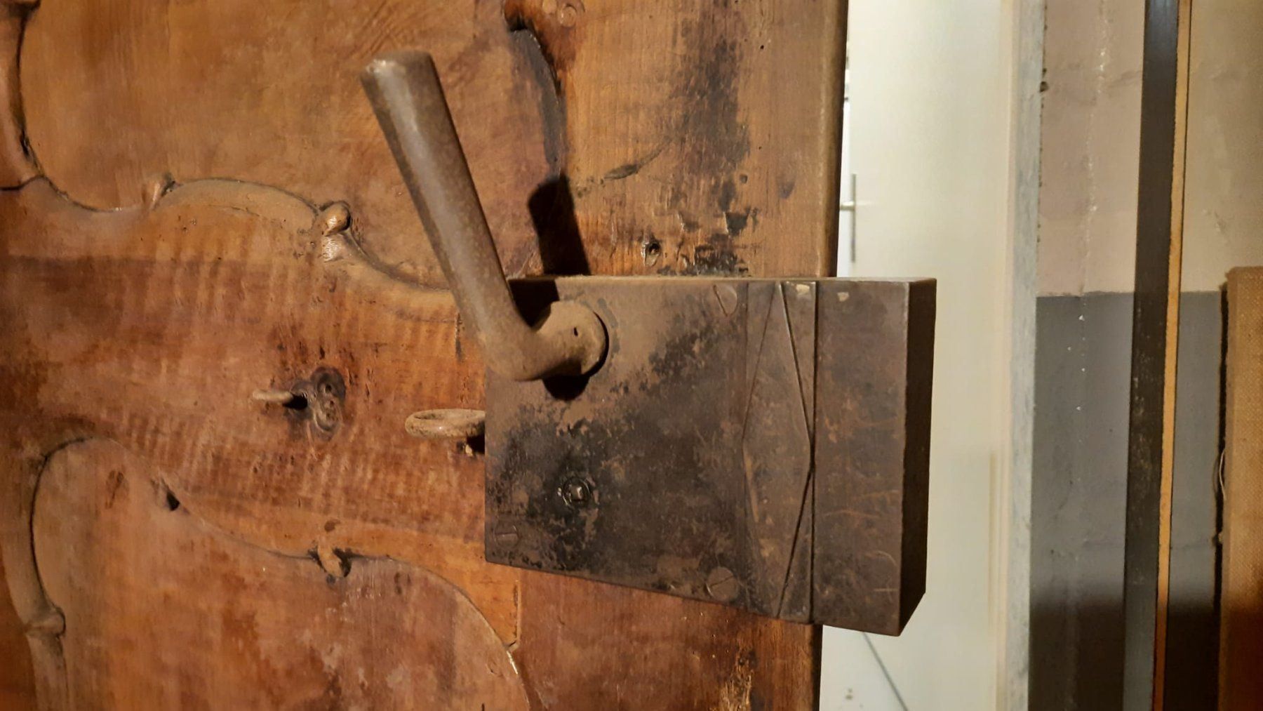 Articles en bois: Barocke Haustür eines Stadthauses – D'occasion à Zürich par balin777 6