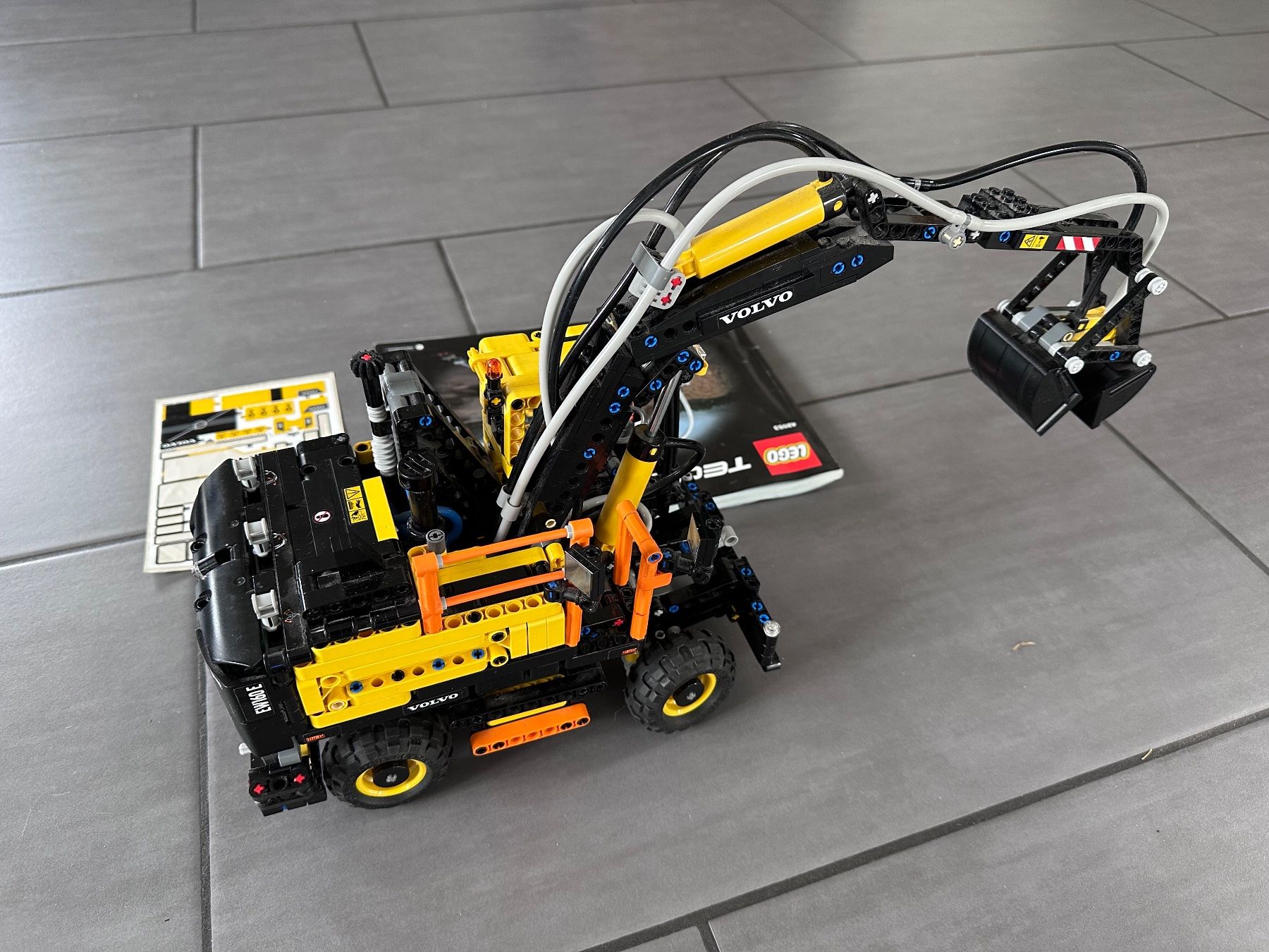Technics Kit di costruzioni: LEGO Technic Volvo EW160E Bagger 42053 – Usato da Rüegsauschachen venduto da Stefu 3