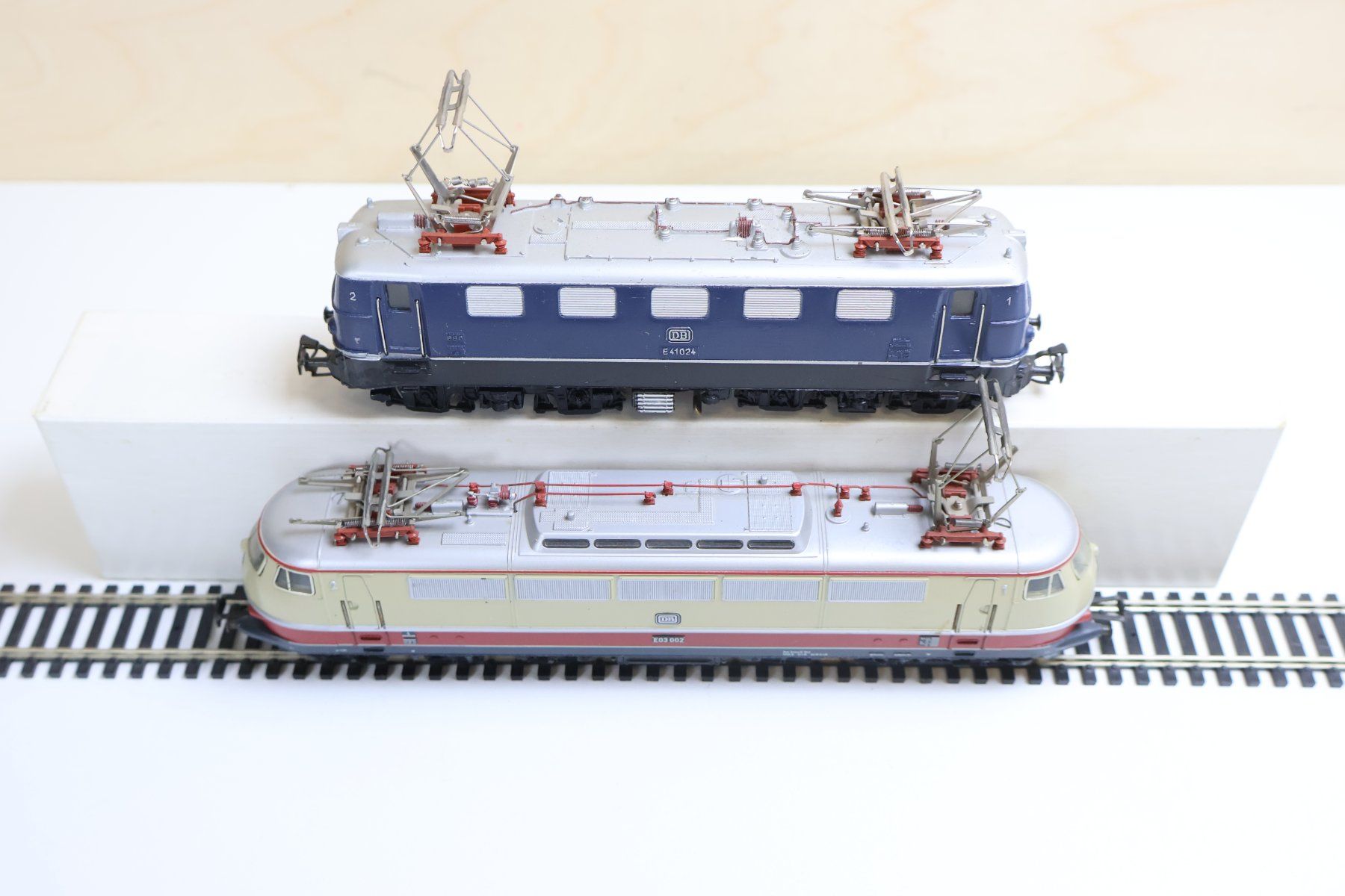 Märklin Modelleisenbahnen: Märklin TEE E03 E-Lok + DB E-Lok E41 - H0 AC – Gebraucht aus Winterthur von Monstera 3