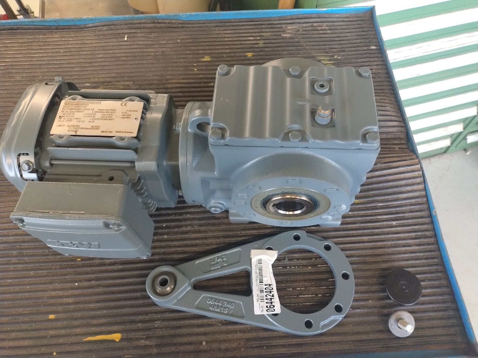 Moteurs: Getriebemotor 400V, 0,37kw – Neuf (Voir description) à Brüttisellen par Grorbas