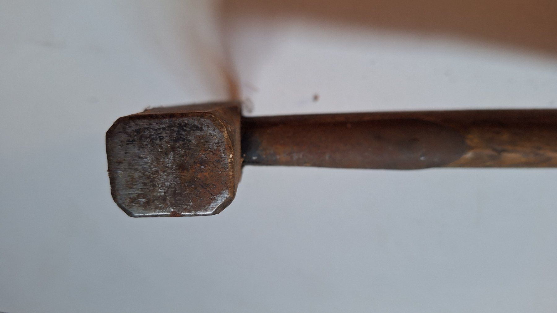 Tutti gli attrezzi: antiker Hammer  "mit Krone"Stempel – Usato da Kaiseraugst venduto da InkBoy 3