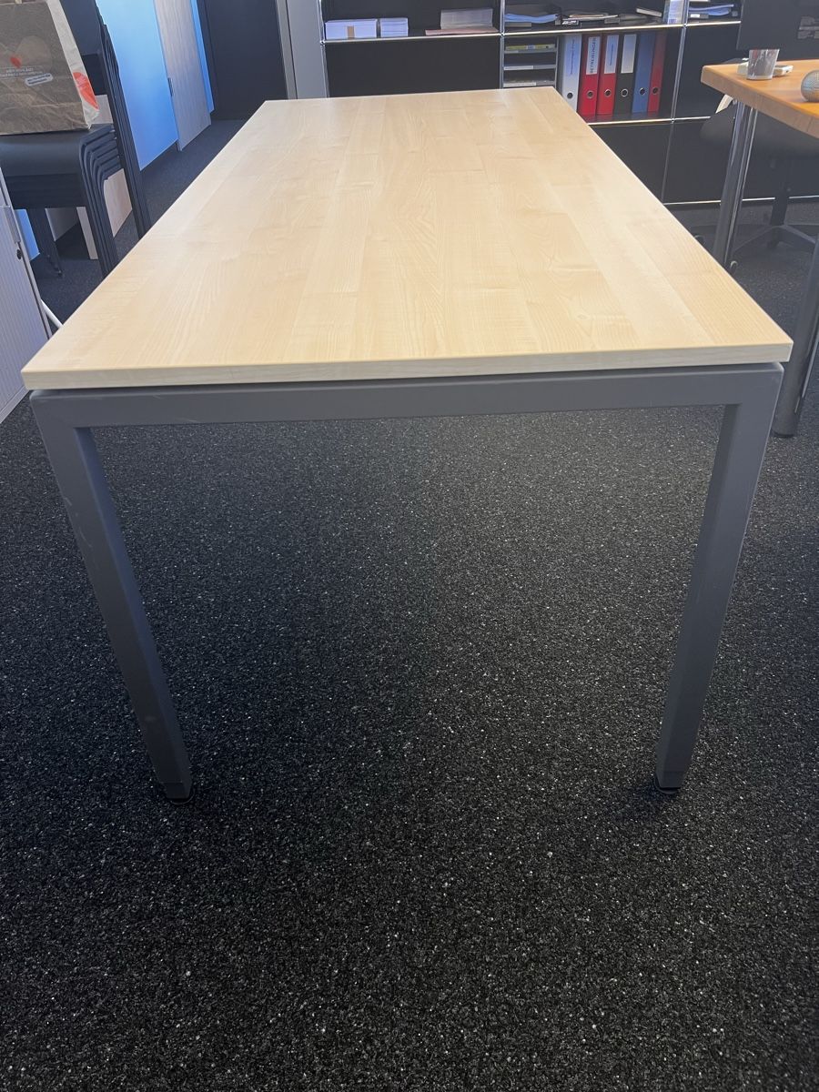 Bureaux: Bürotisch 180 x 80 cm – D'occasion à Bellmund par been.mlr
