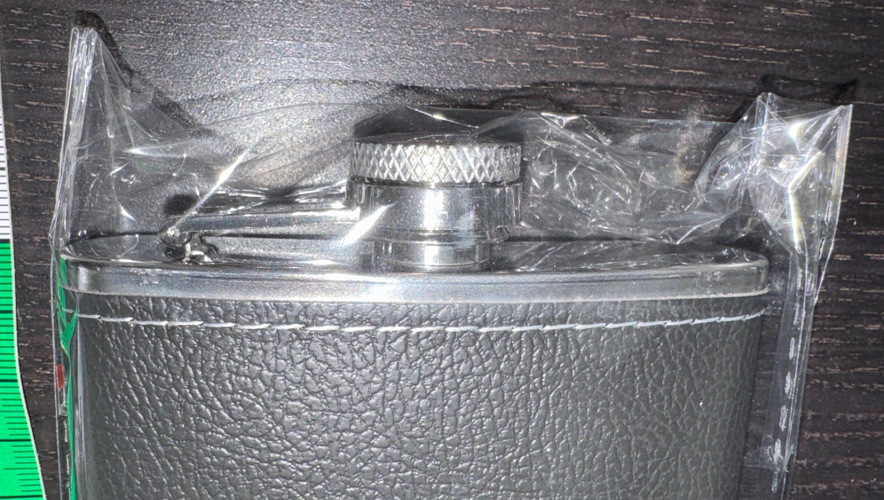 Altro: edler Flachmann, 7 oz, hip flask, schwarzer Kunstleder – Nuovo e nell'imballaggio originale da Winterthur venduto da YaV 3