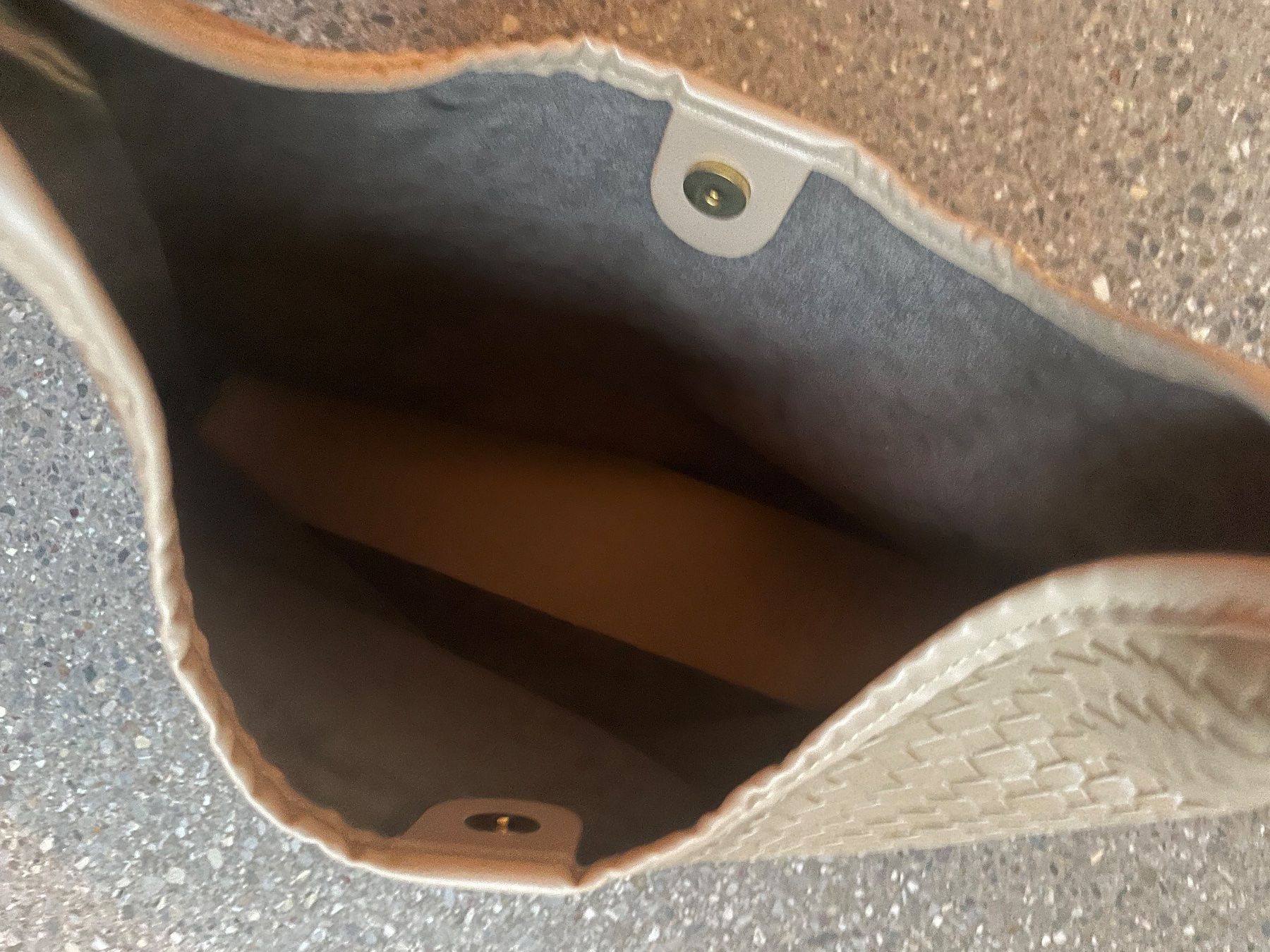 Taschen: Trendige Handtasche  Beige, – Neu (gemäss Beschreibung) aus Kriens von sch_z5rh 1