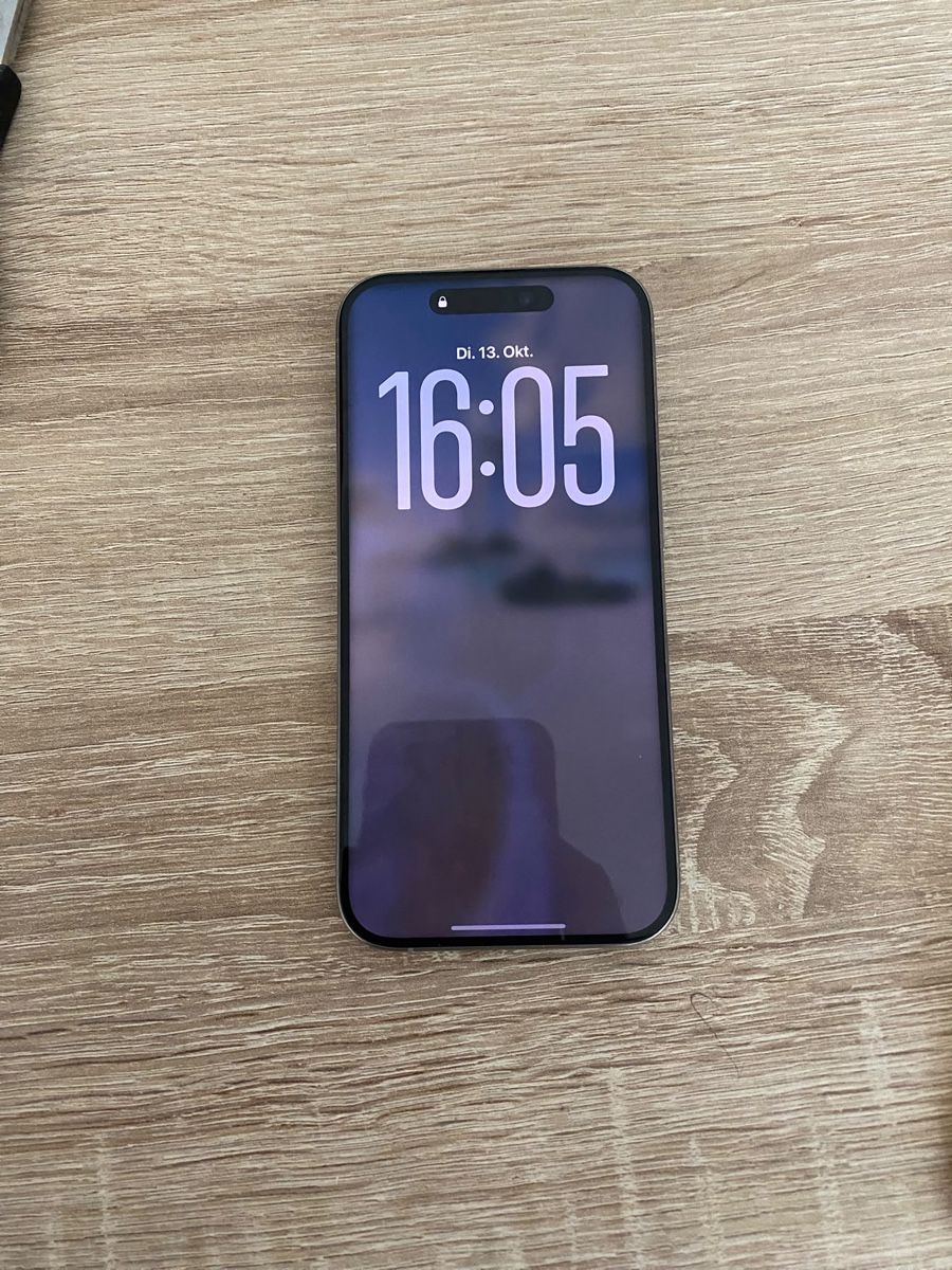 Apple Portables: Iphone 15 Pro – D'occasion à Uetendorf par Sim83 2