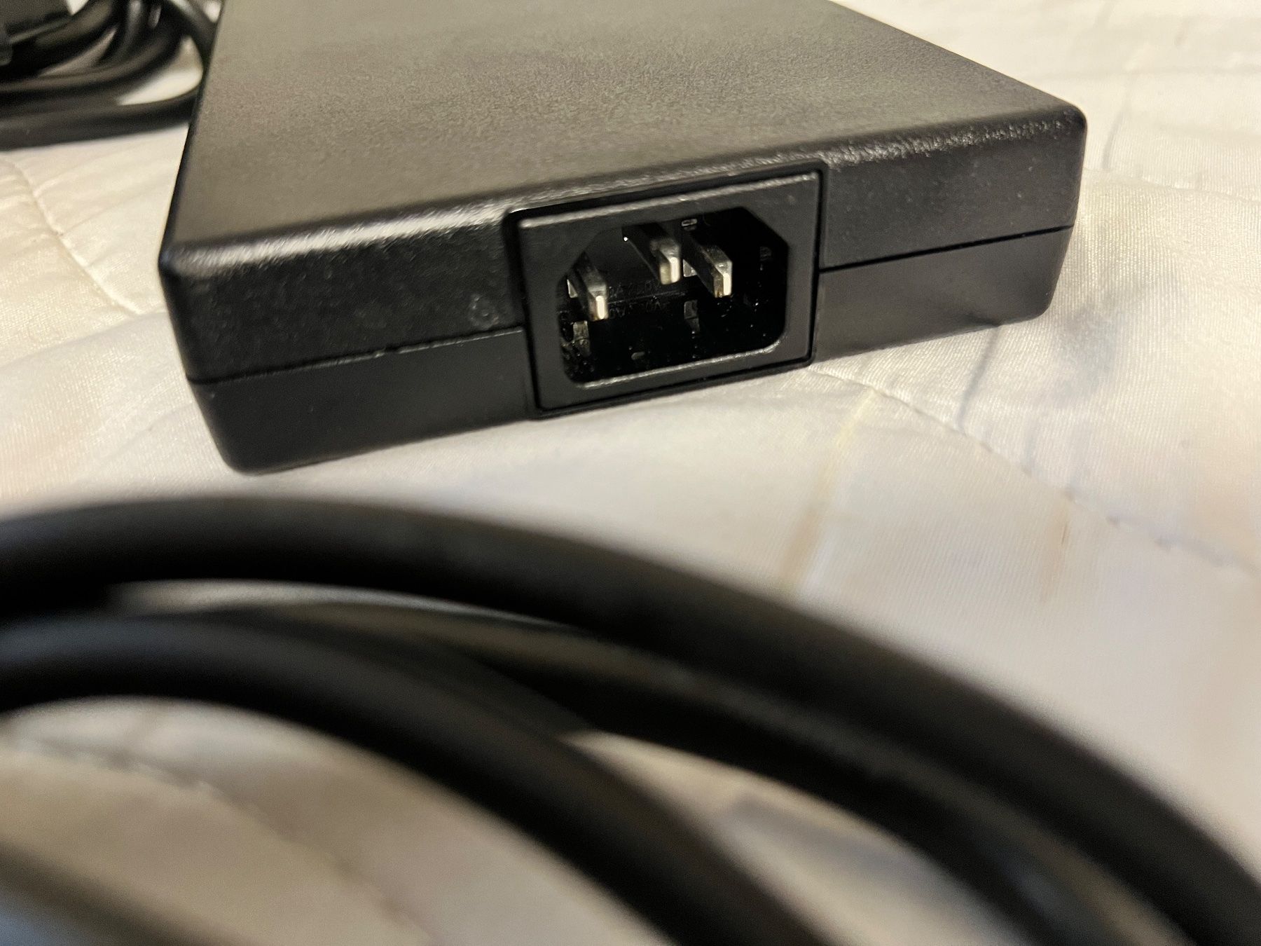 Hewlett Packard Chargeur: HP Netzteil 200W – D'occasion à Uster par VerkaufenMachtSpass 2