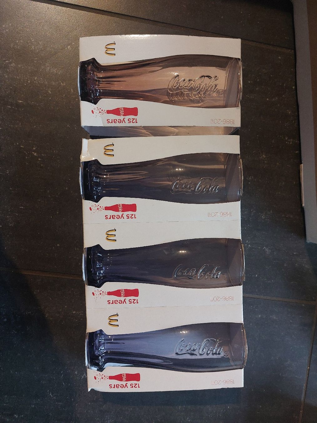 Coca-Cola Bicchieri: 4 Cola Gläser Violet – Nuovo e nell'imballaggio originale da Siebnen venduto da LastChanc2 2