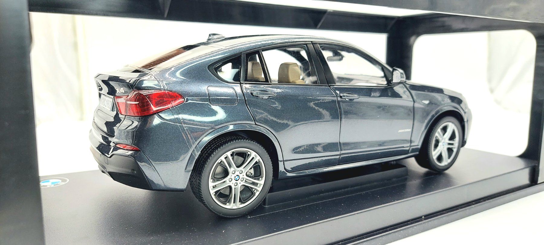 BMW Modellini d'auto: 1/18 BMW X4 XDrive 35d – Nuovo e nell'imballaggio originale da Villars-sur-Glâne venduto da Danger_Mod 2