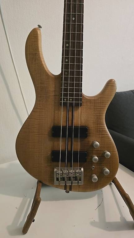 Cort Strumenti musicali: Basse Cort Artisan A4 (2007) Excellent état – Usato da Lausanne venduto da yan_lm5h