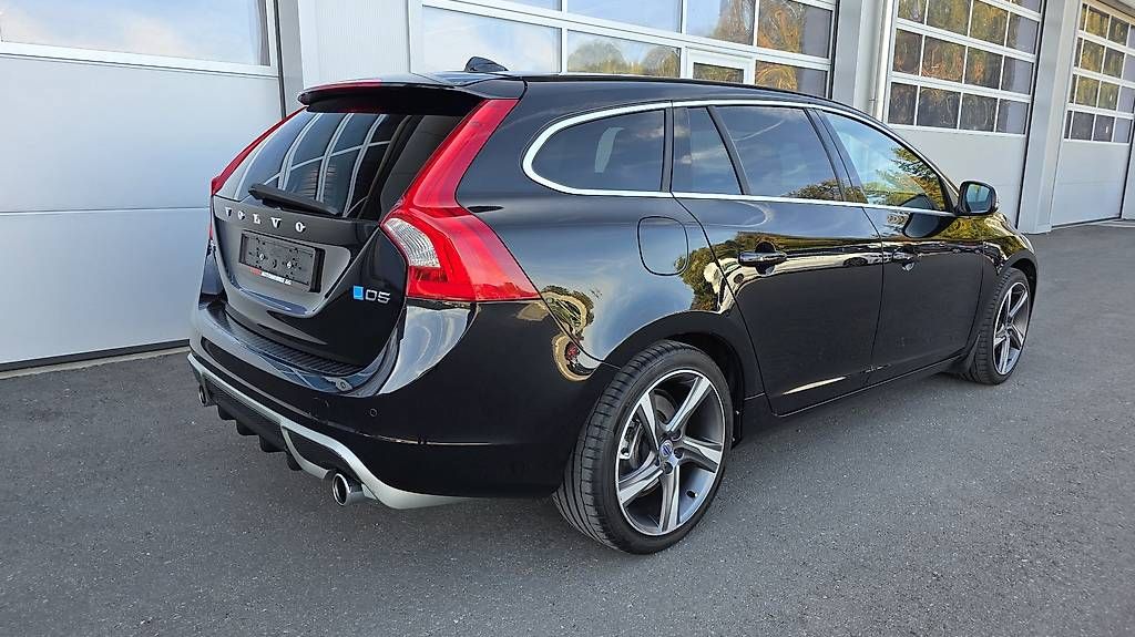 Volvo Autos: 2011 Volvo V60 D5 R-Design AWD – Gebraucht aus Villmergen von Cena8899 3
