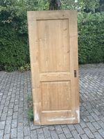 Tannenholztür restaurantionsbedürftig 