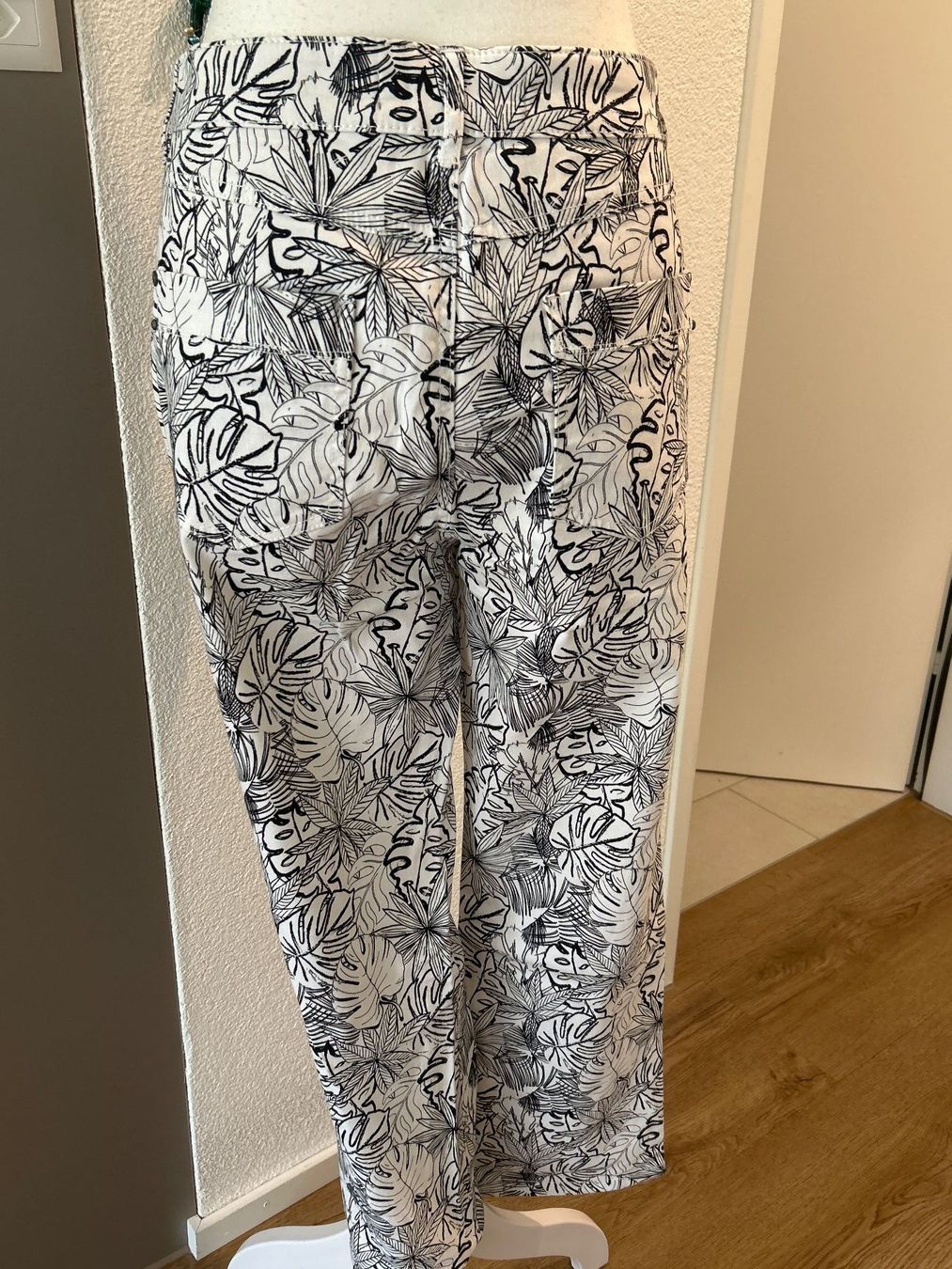 Pantaloni: Damenhose weiss mit Muster von Multiblu Gr.40 – Nuovo (secondo la descrizione) da Brunnen venduto da Nala2929 7