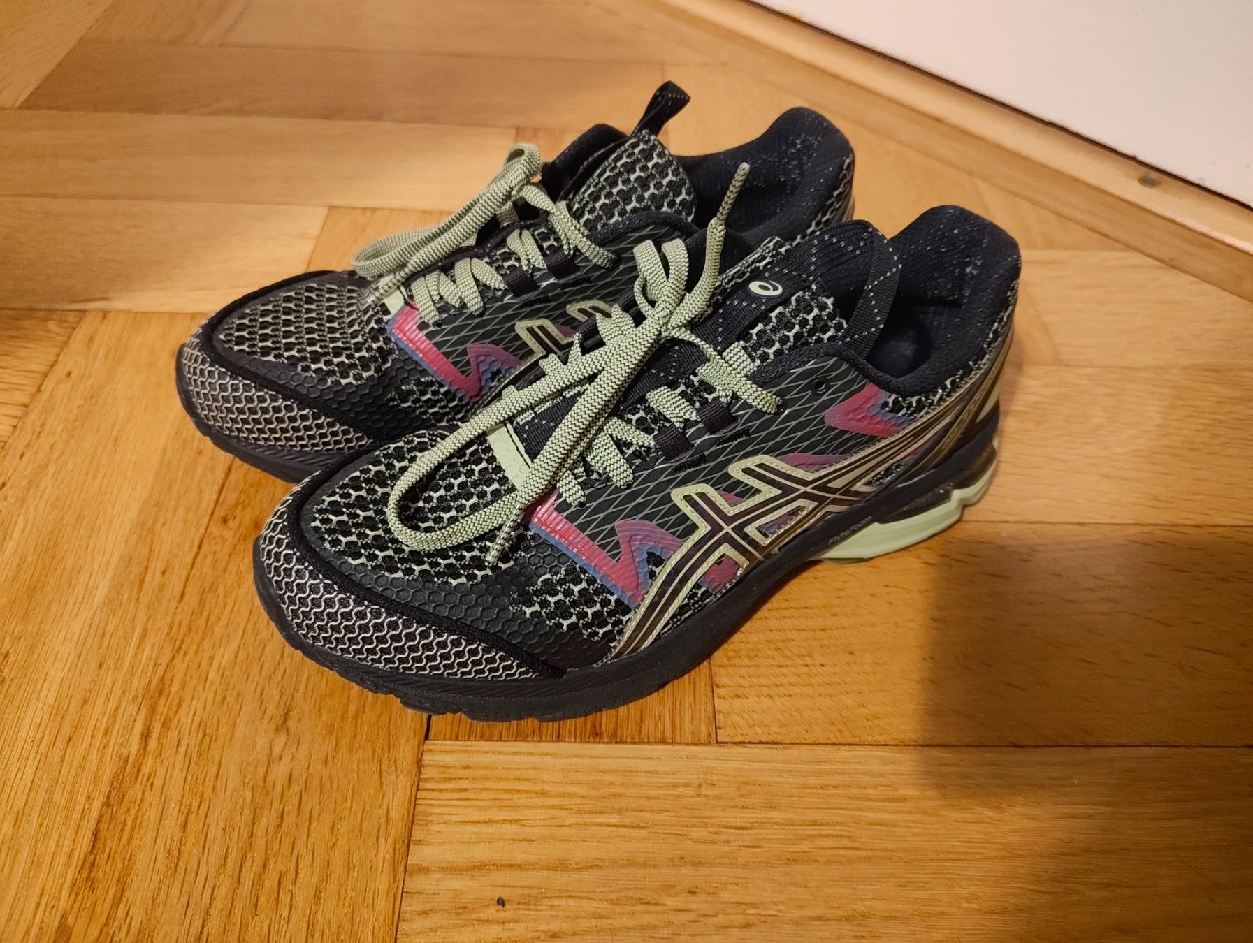 Asics Herrenschuhe: Asics US4-S GEL-TERRAIN – Gebraucht aus Genève von Sppo