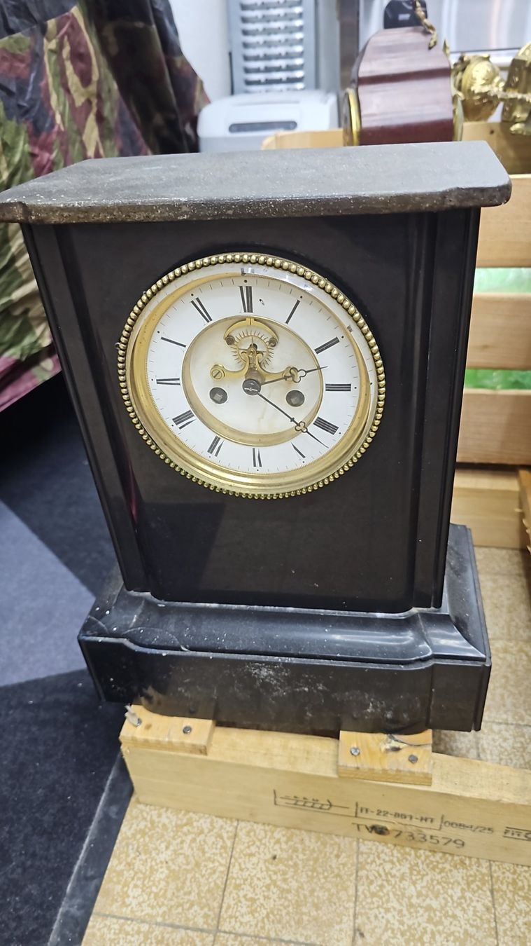 Orologi da terra & Orologi da parete: Pendule ancienne en marbre noir – Usato da Vétroz venduto da ETERNYA.ART 2